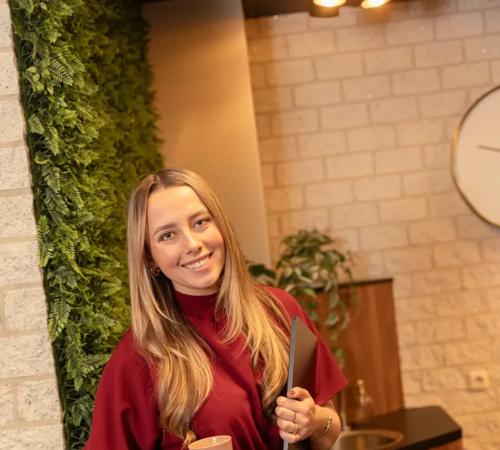 Medewerker van MarketingMakkers in kantooromgeving