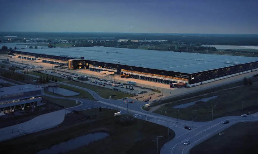 Luchtfoto van distributiecentrum van PVH